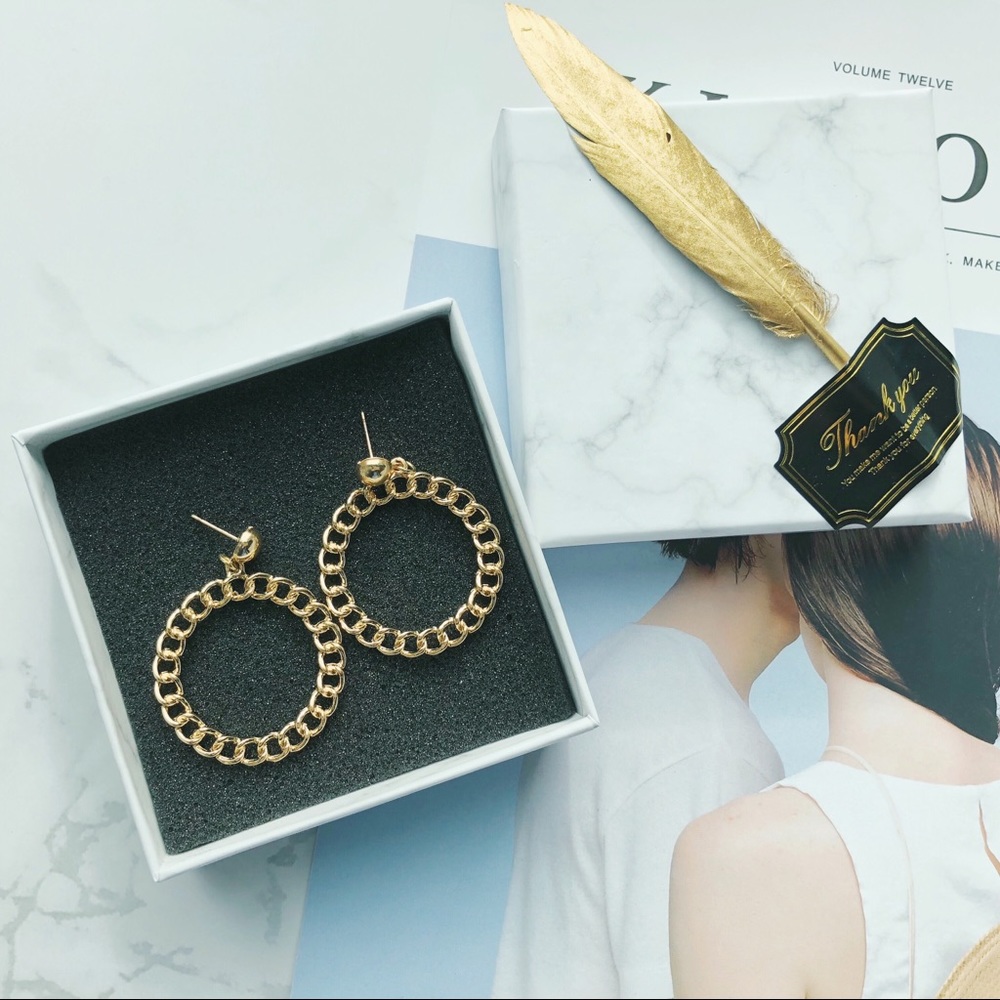 LAST Gold Chain Round Hoop Earrings - Picture 2 of 5